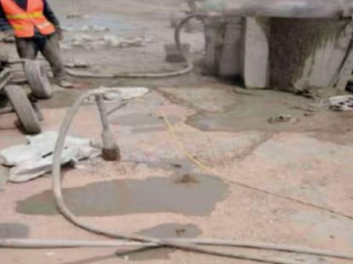 大冶水泥混凝土路面板底注浆技术 路面脱空注浆整治方案